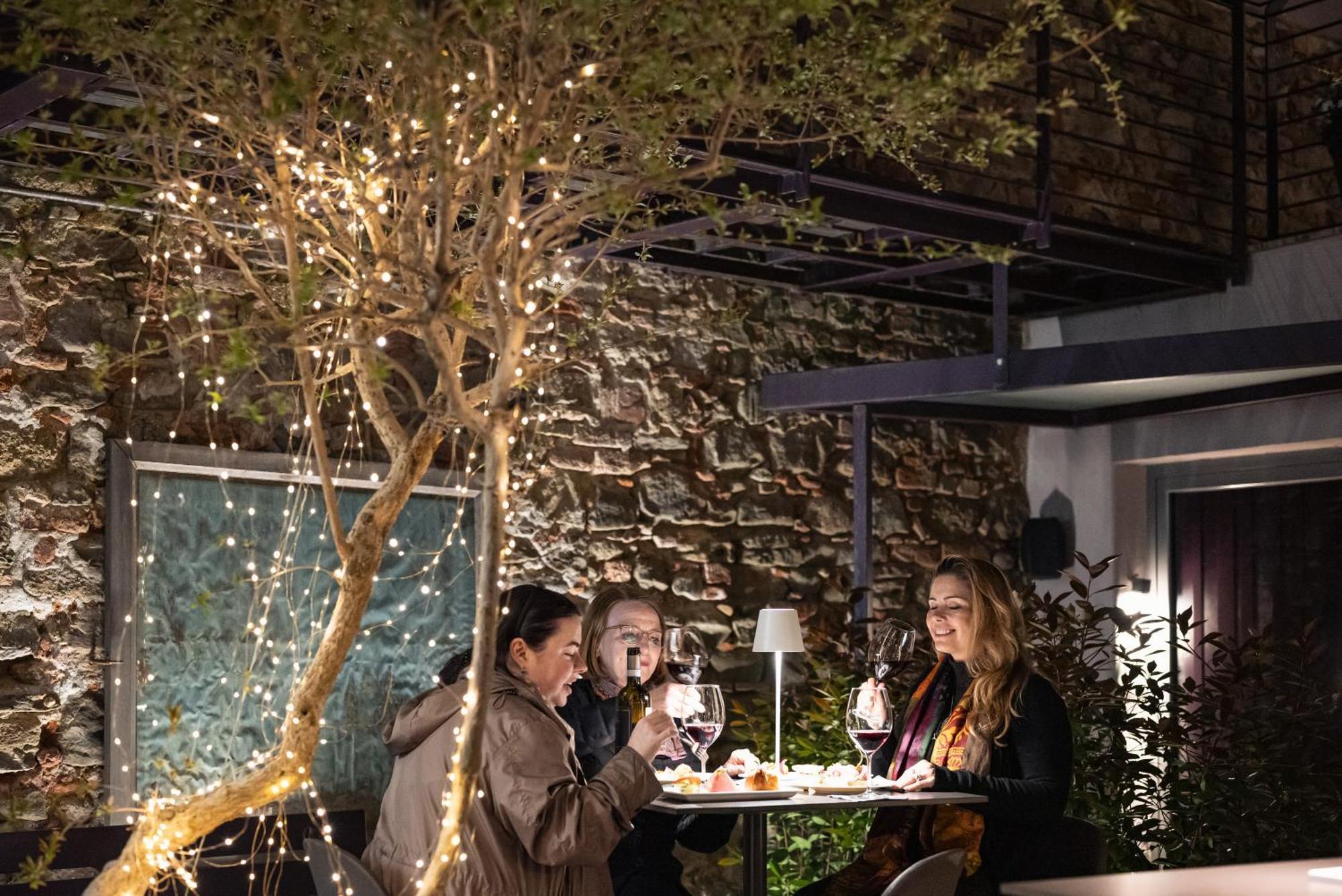 Uve Rooms & Wine Bar Ла-Морра Екстер'єр фото
